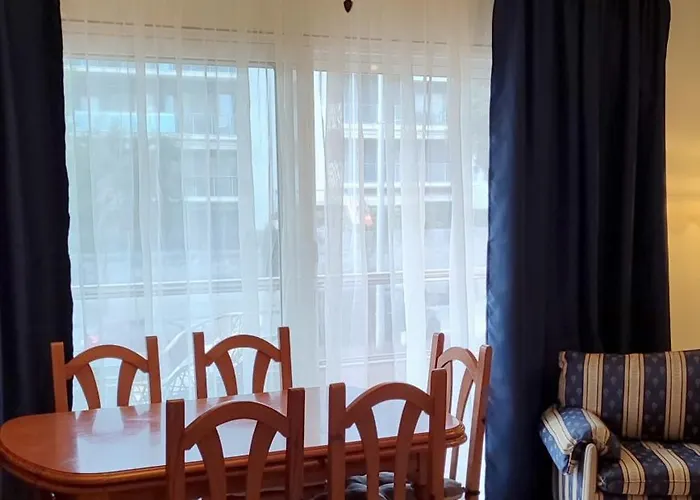 Duplex 2-bedroom Family F&f Apartman